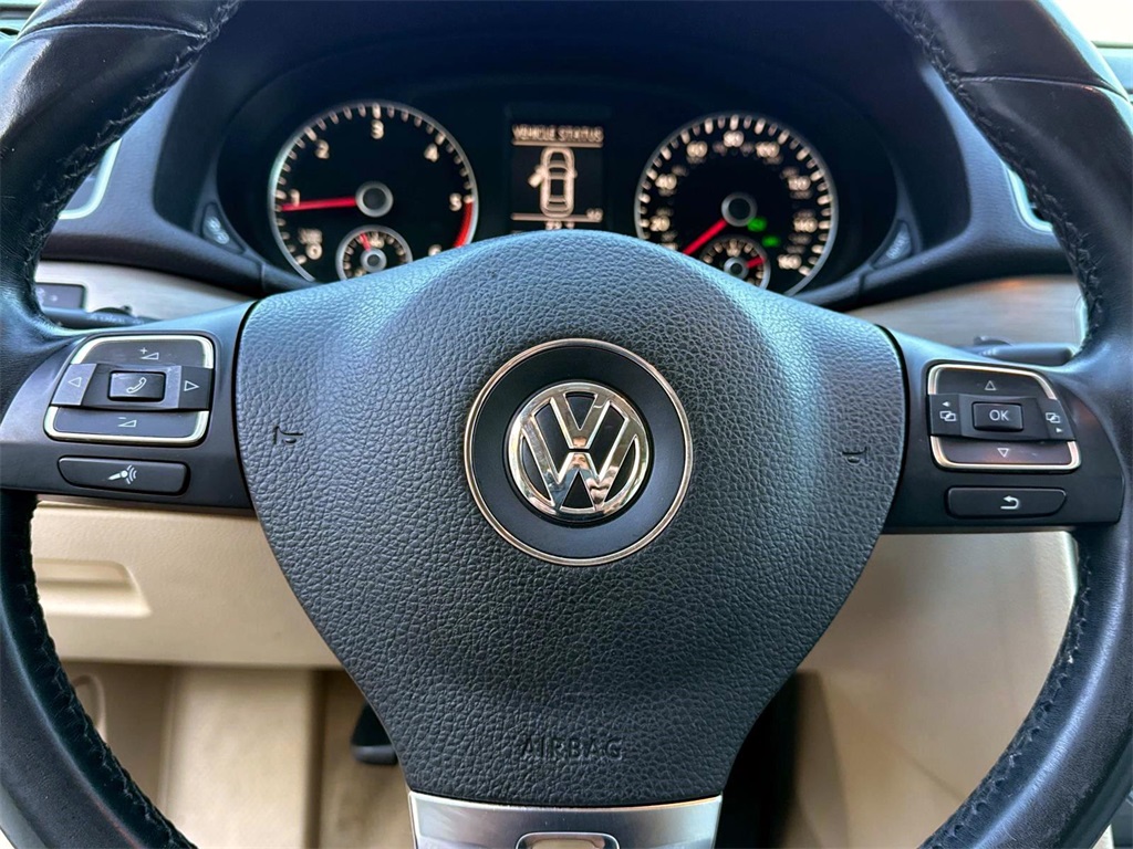 2014 Volkswagen Passat TDI SE 12