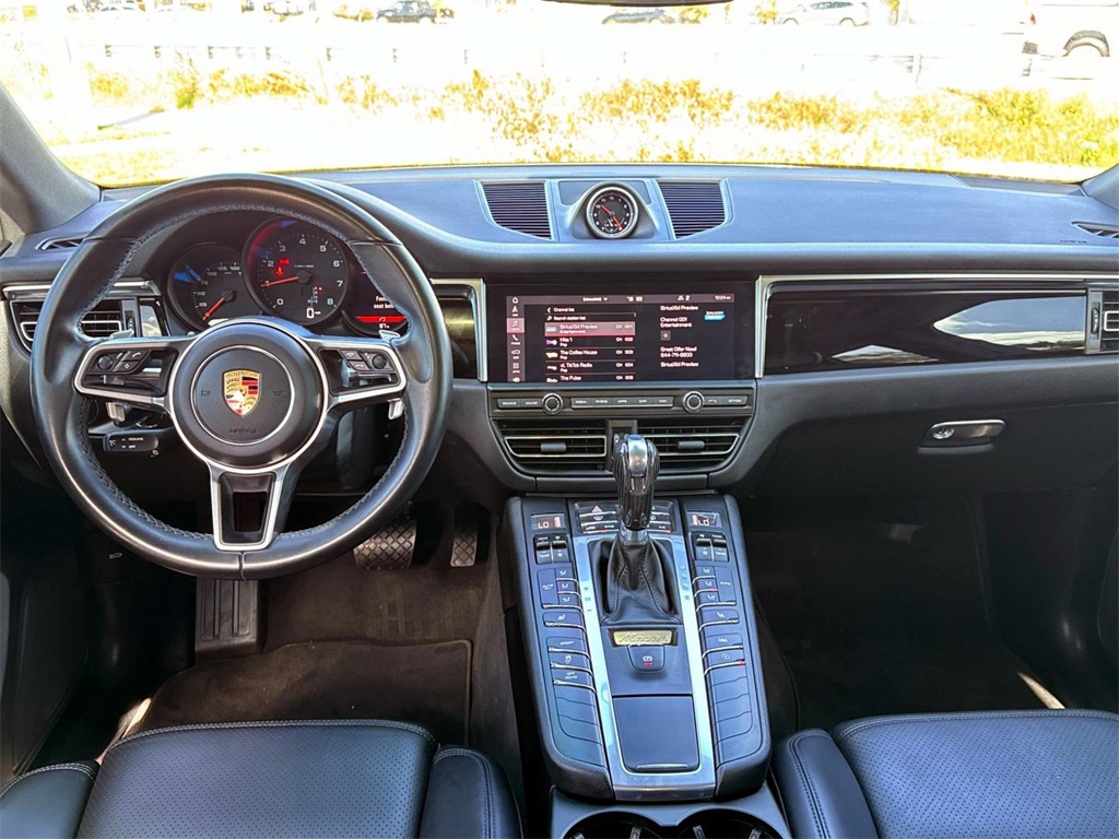 2019 Porsche Macan Base 10