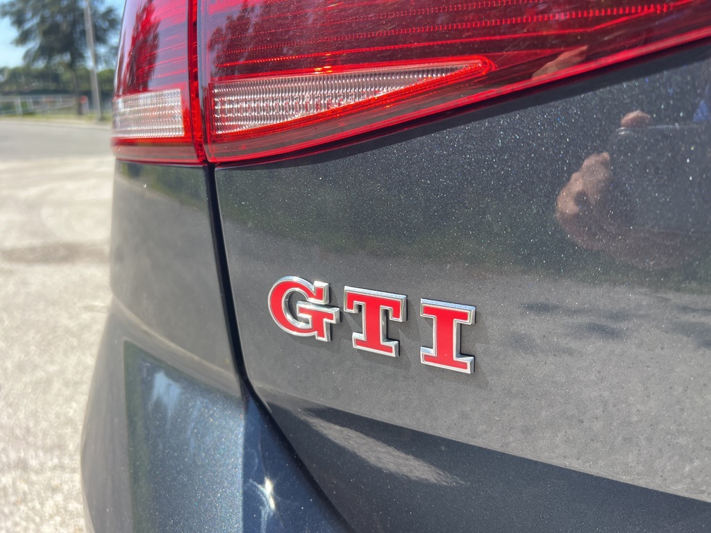 2021 Volkswagen Golf GTI 2.0T S 18