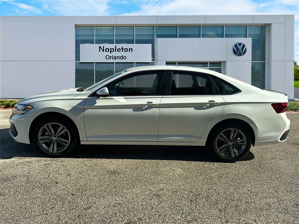 2023 Volkswagen Jetta 1.5T SE 4