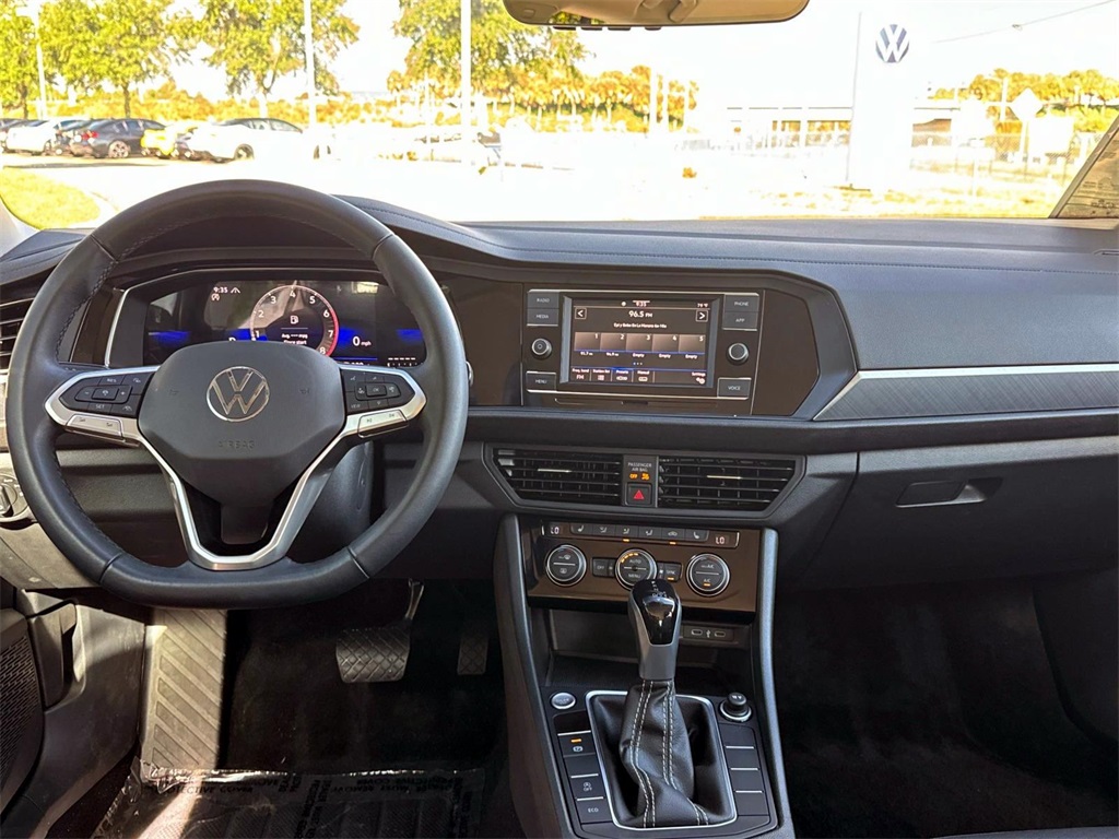 2023 Volkswagen Jetta 1.5T SE 10