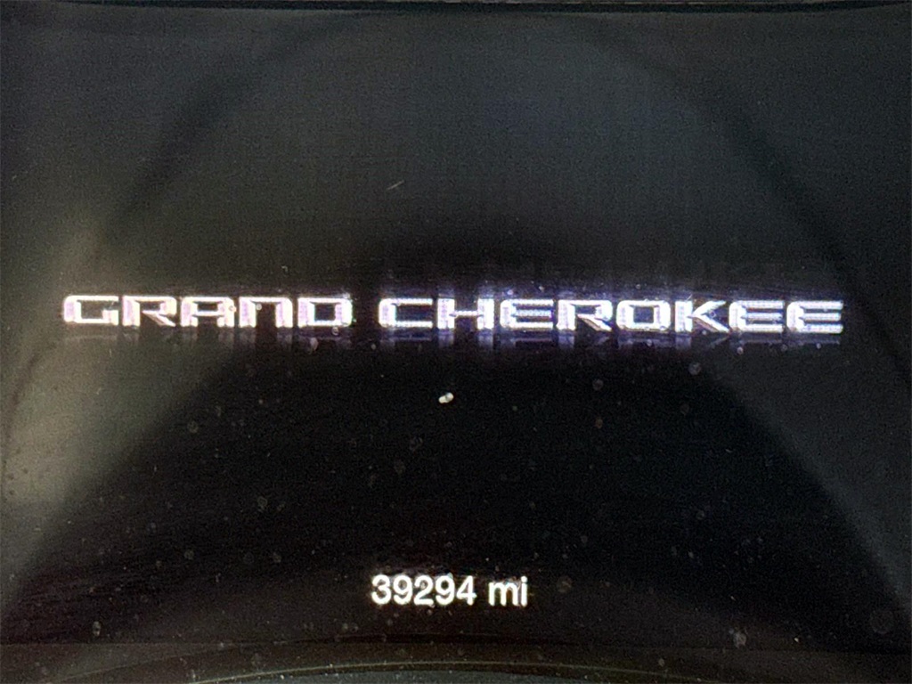 2020 Jeep Grand Cherokee Laredo 11