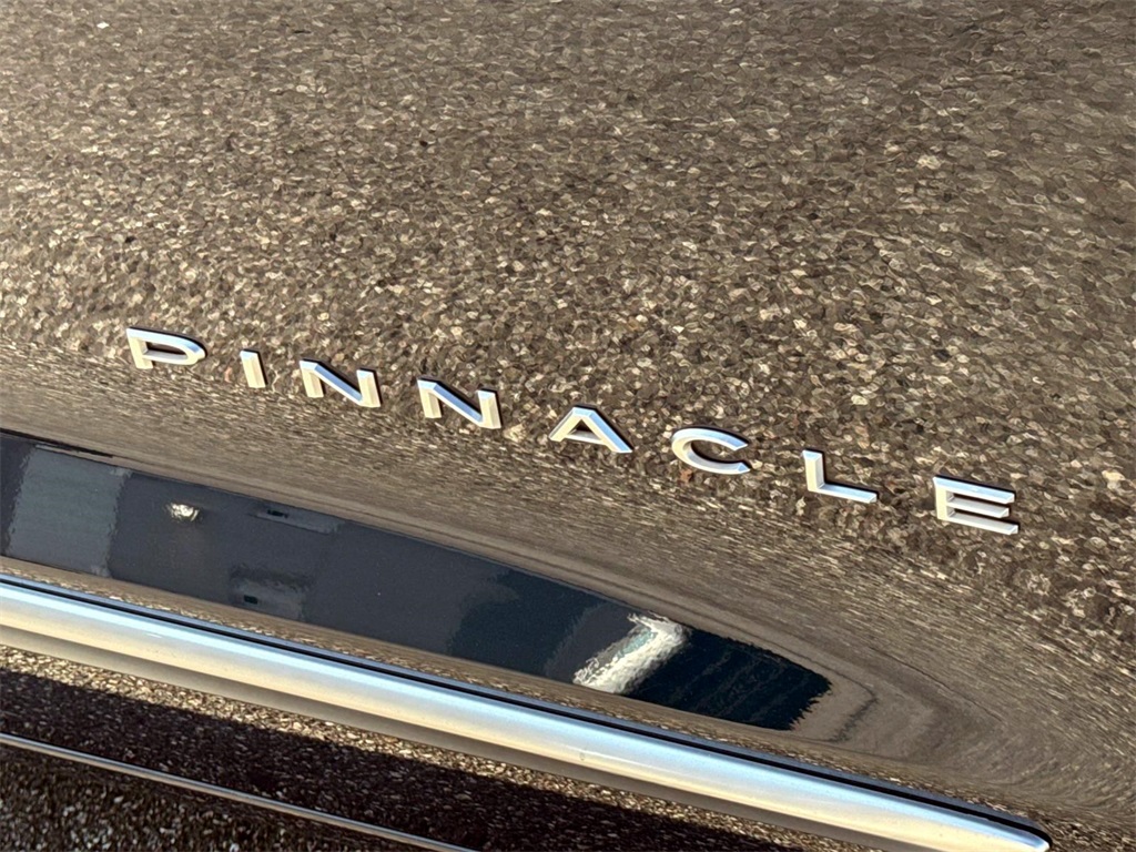 2022 Chrysler Pacifica Pinnacle 25