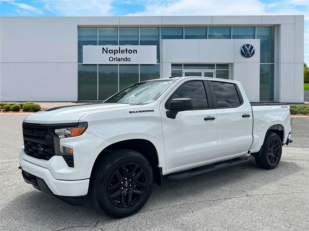 2023 Chevrolet Silverado 1500 Custom 1