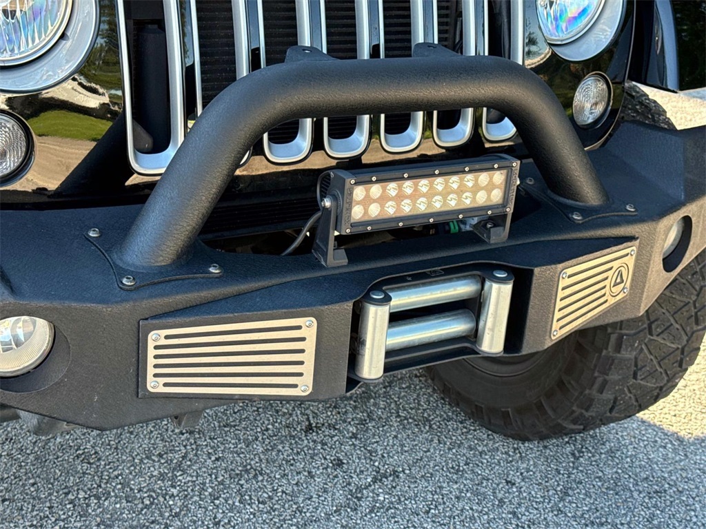 2016 Jeep Wrangler Unlimited Sahara 25