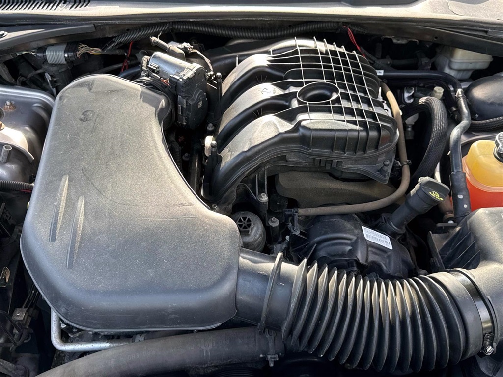 2015 Dodge Challenger SXT 8