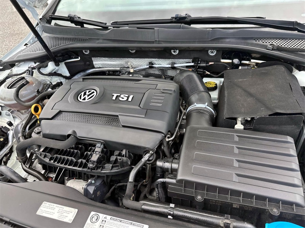 2017 Volkswagen Golf TSI S 4-Door 10