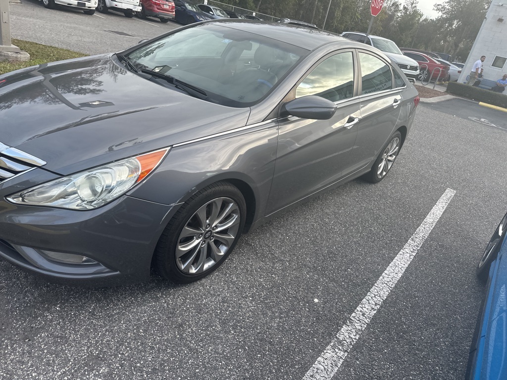 2011 Hyundai Sonata SE 2