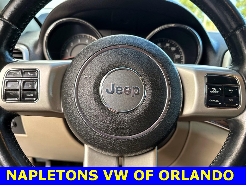 2011 Jeep Grand Cherokee Limited 10