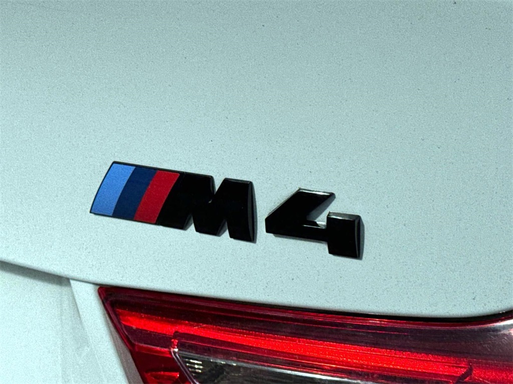 2016 BMW M4 Base 8