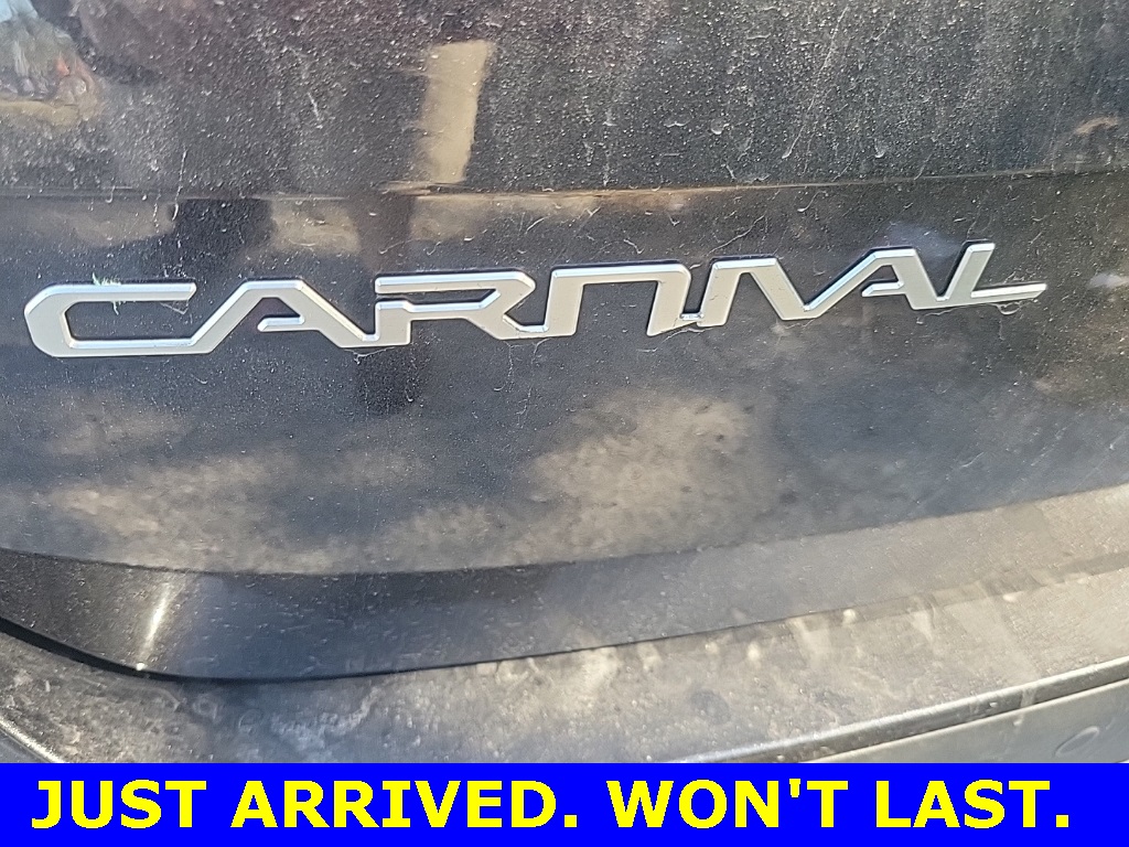 2023 Kia Carnival LX 7