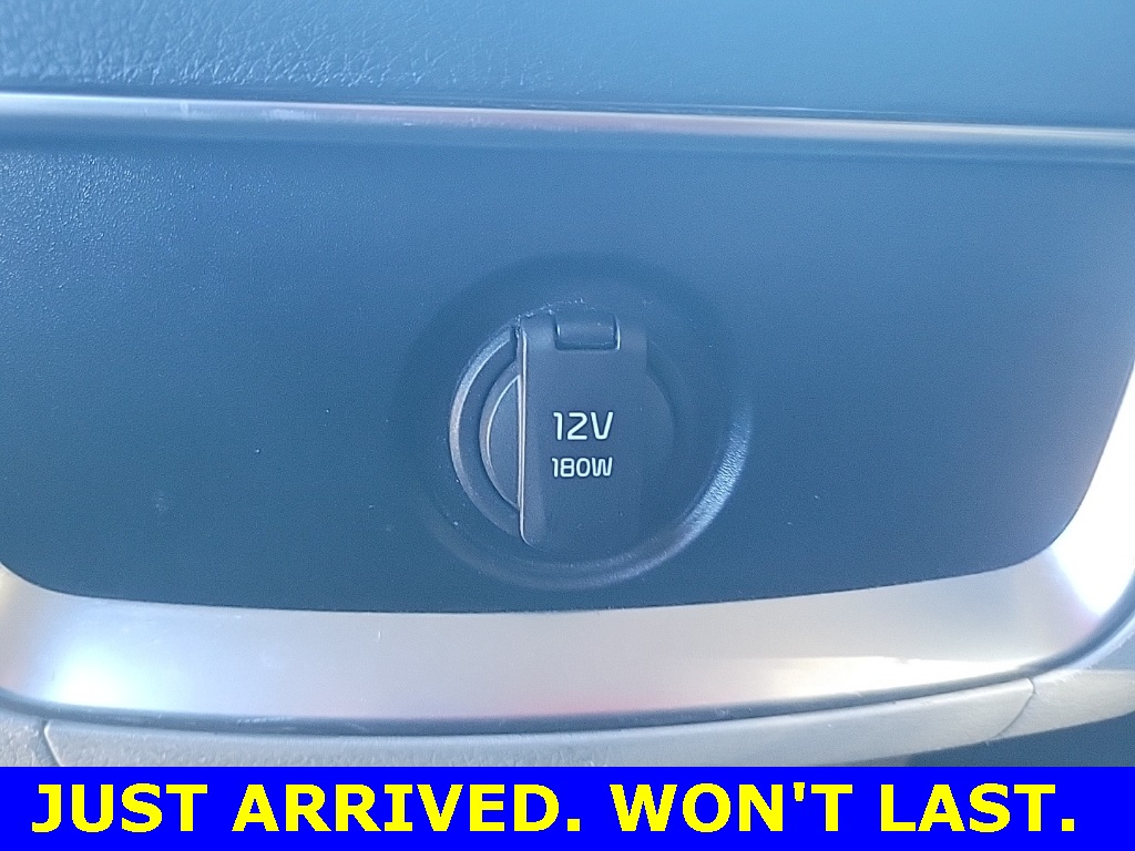 2023 Kia Carnival LX 13