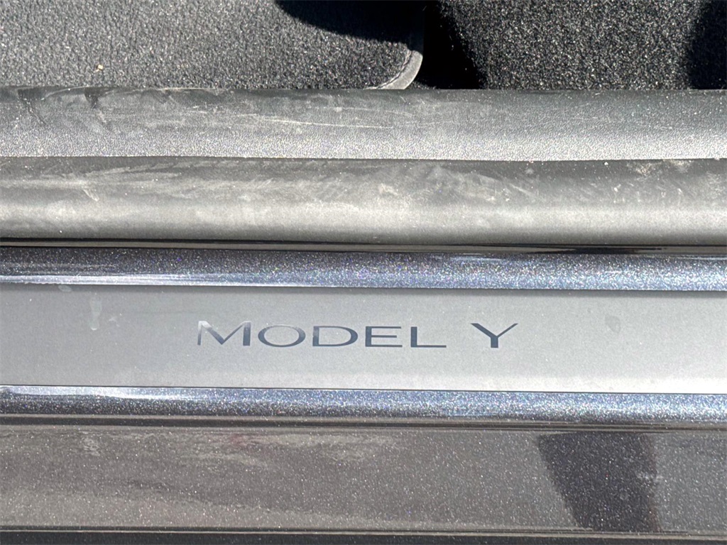 2024 Tesla Model Y Long Range 19