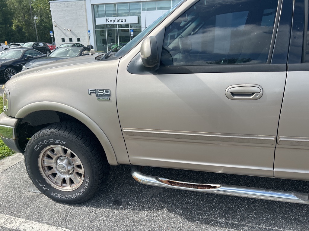 2003 Ford F-150 XLT 1