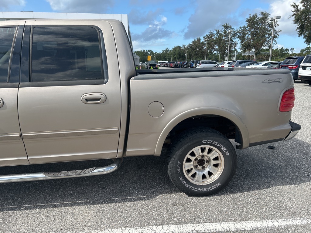 2003 Ford F-150 XLT 2