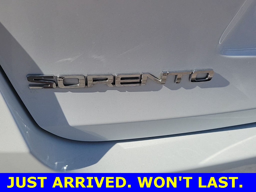 2020 Kia Sorento LX 8