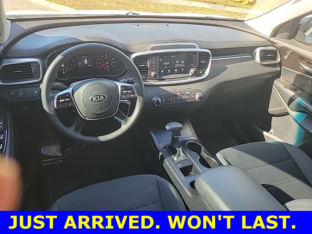 2020 Kia Sorento LX 12