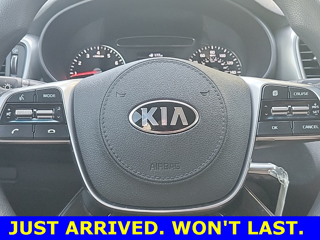 2020 Kia Sorento LX 17