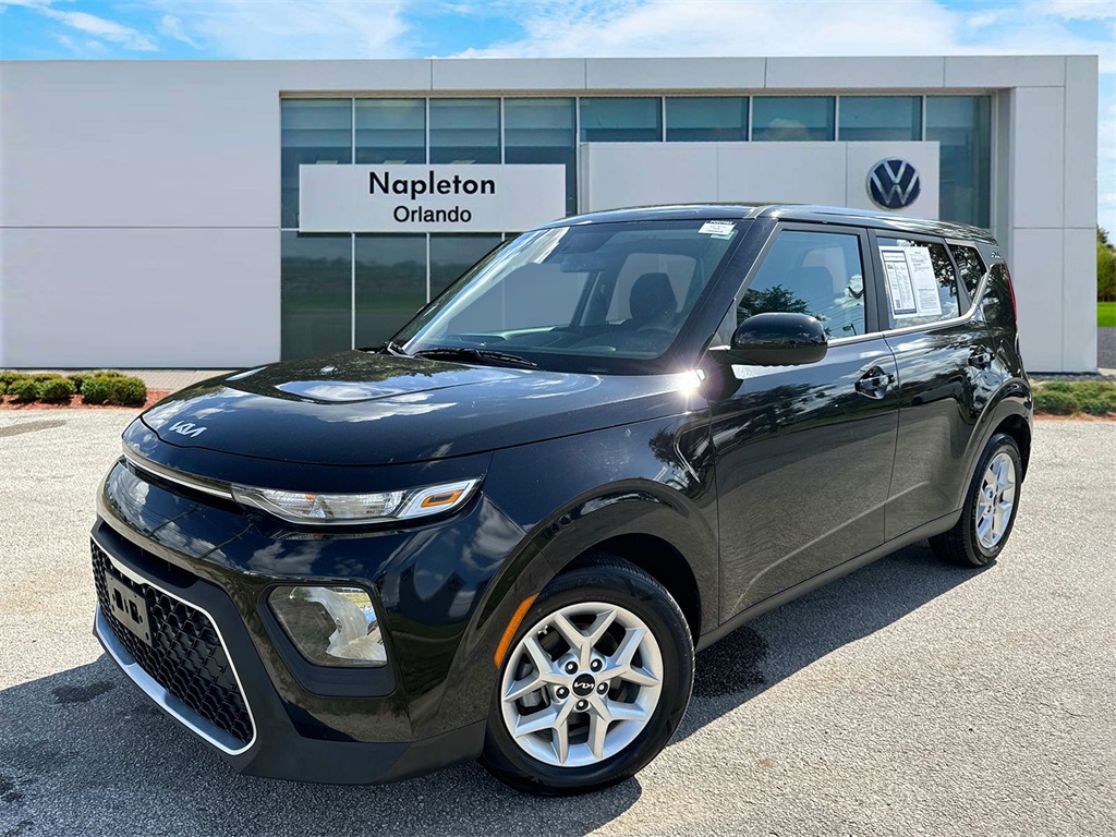 2022 Kia Soul LX 23