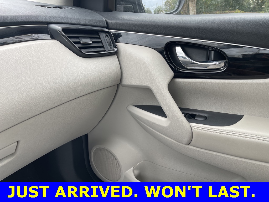 2019 Nissan Rogue Sport SL 6