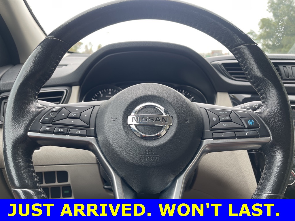 2019 Nissan Rogue Sport SL 11