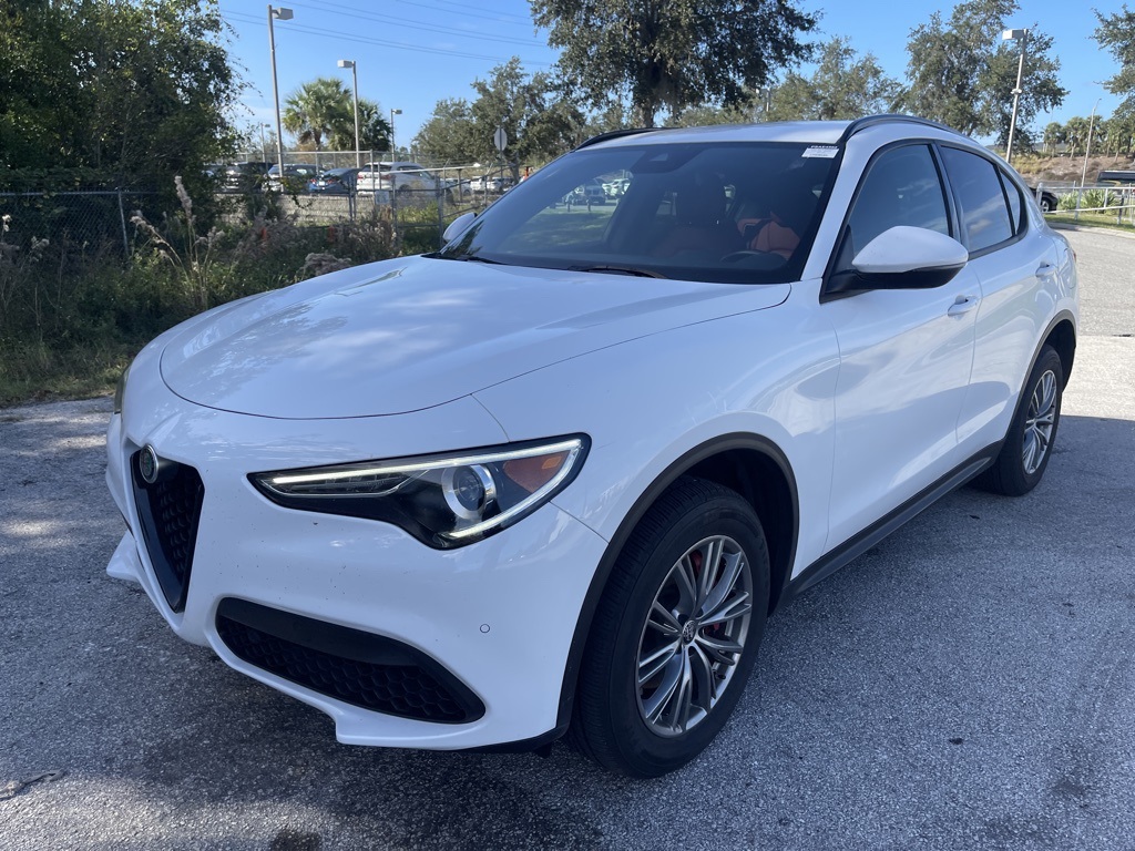 2022 Alfa Romeo Stelvio Sprint 1