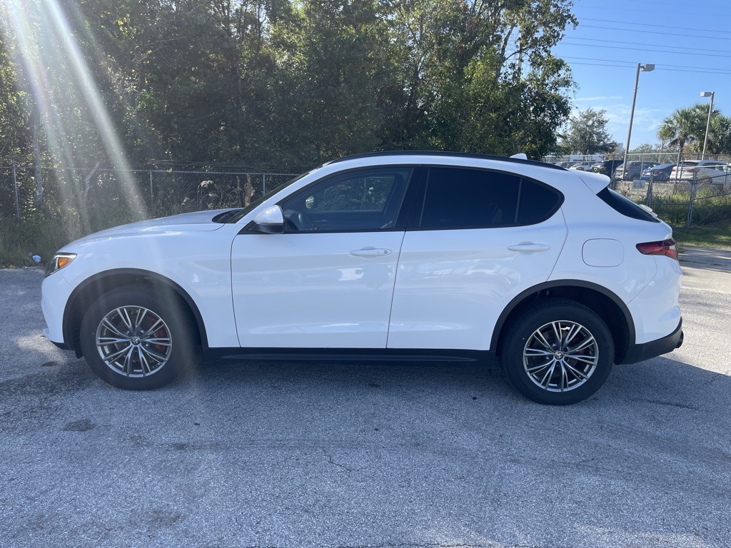 2022 Alfa Romeo Stelvio Sprint 3