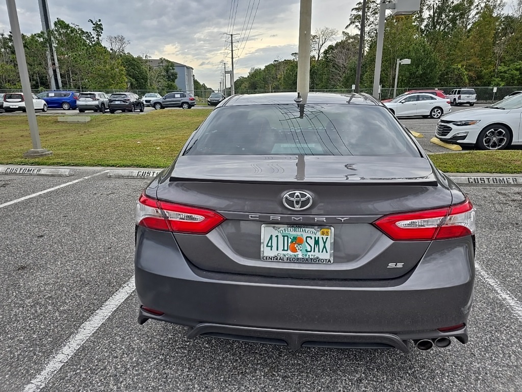 2020 Toyota Camry SE 6