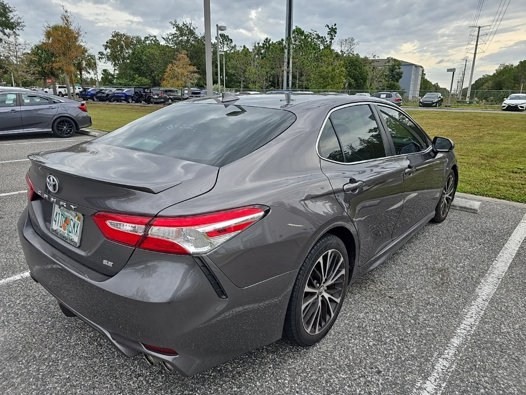 2020 Toyota Camry SE 7