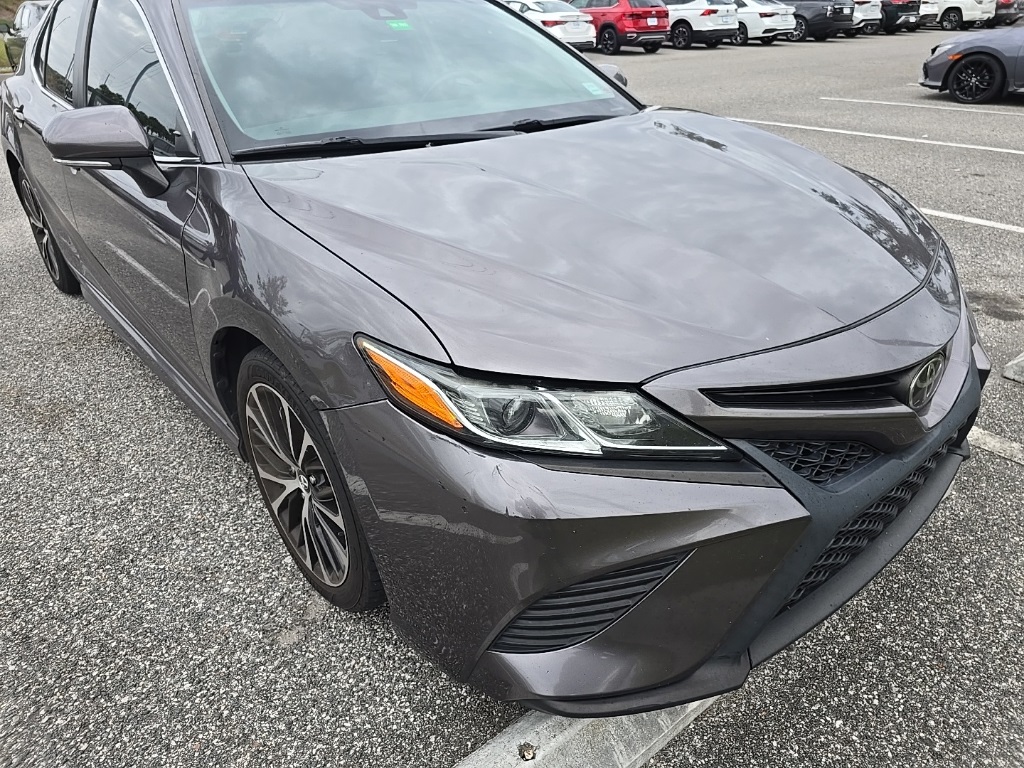 2020 Toyota Camry SE 8