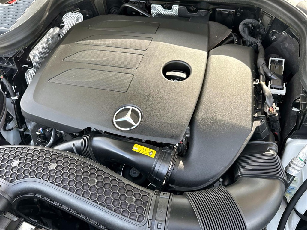 2022 Mercedes-Benz GLC GLC 300 8