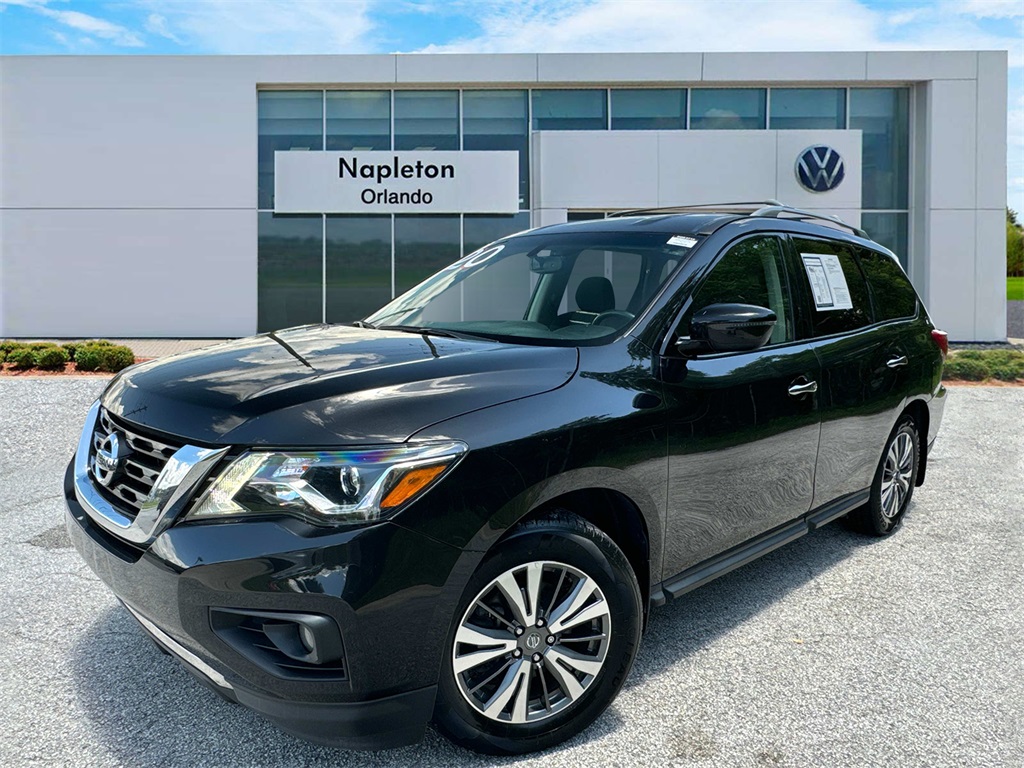 2020 Nissan Pathfinder SV 25