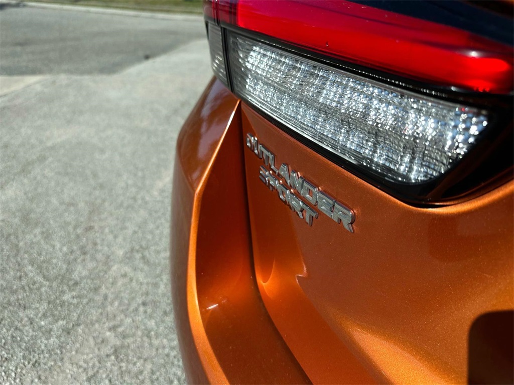 2023 Mitsubishi Outlander Sport 2.0 ES 8