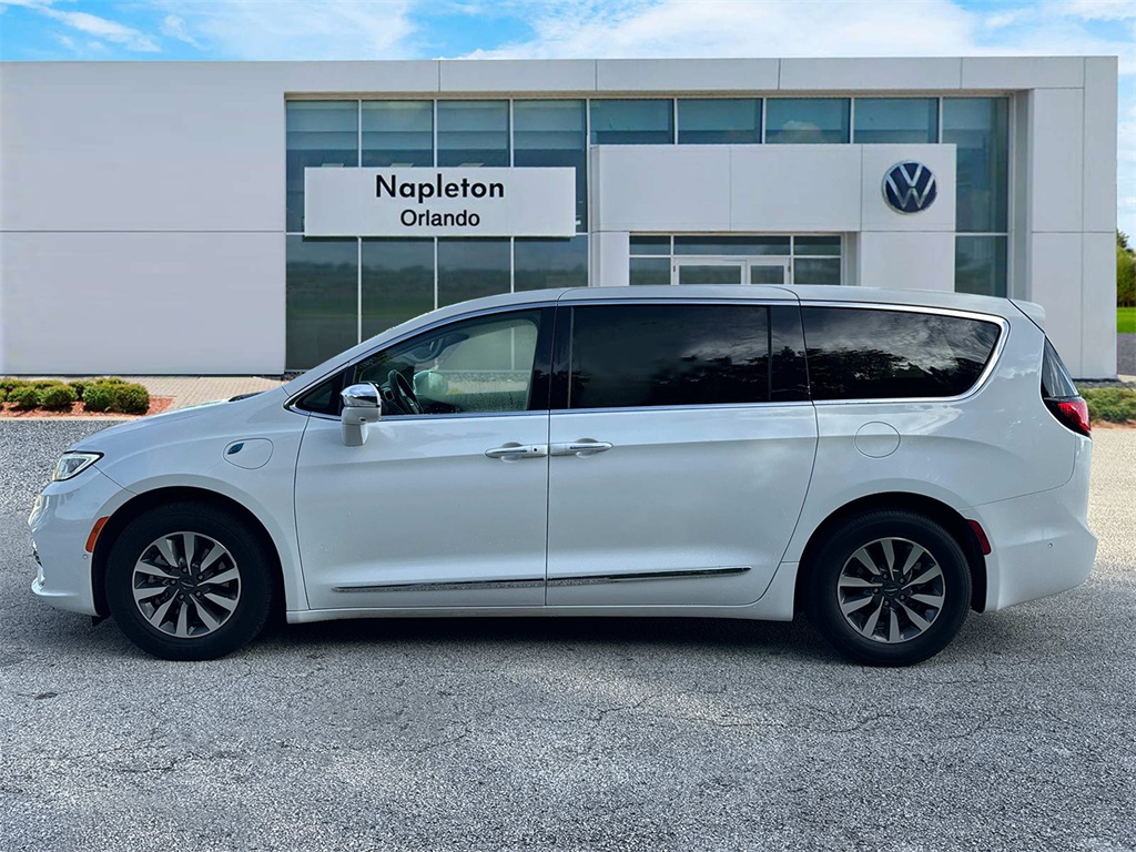 2022 Chrysler Pacifica Hybrid Limited 4