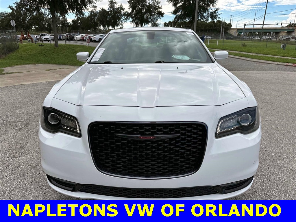 2023 Chrysler 300 S 3