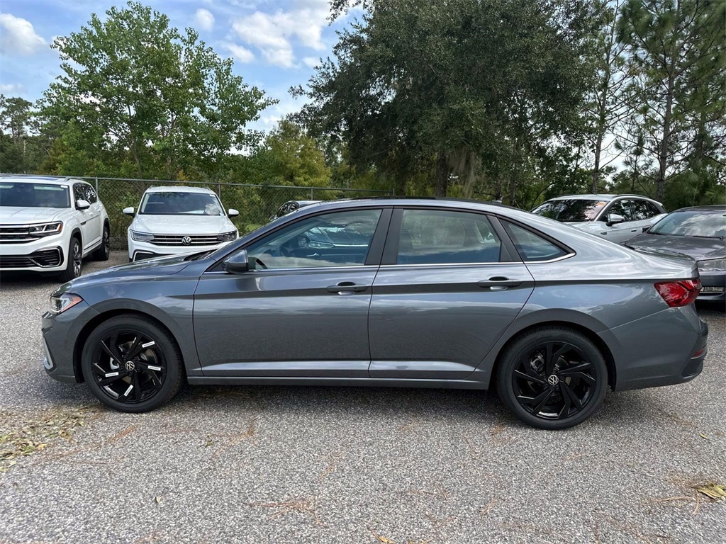 2025 Volkswagen Jetta 1.5T SE 4