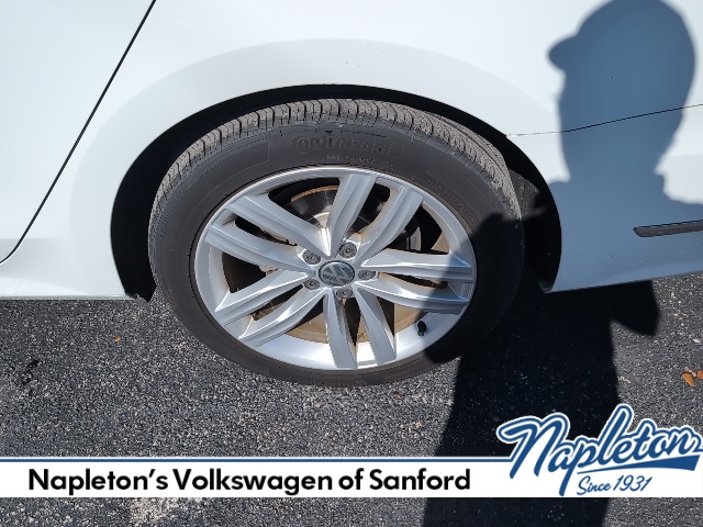 2019 Volkswagen Passat 2.0T Wolfsburg 6