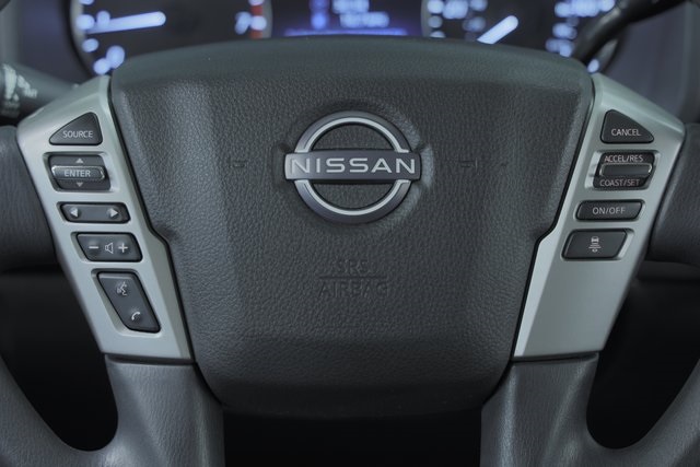 2023 Nissan Titan SV 10
