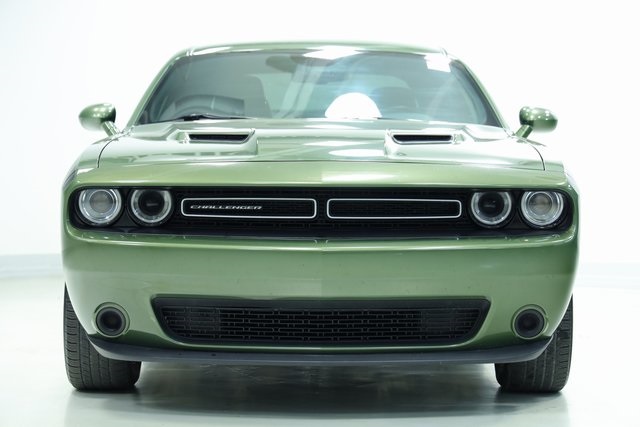 2020 Dodge Challenger SXT 2