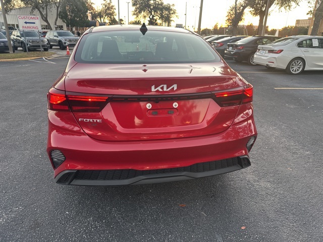 2022 Kia Forte LXS 5