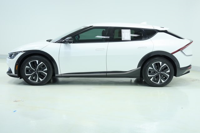 2022 Kia EV6 Wind 4