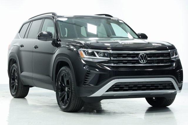 2023 Volkswagen Atlas 3.6L V6 SE w/Technology 3