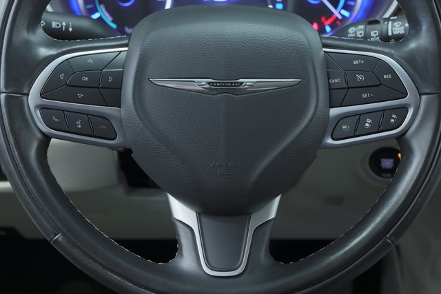 2022 Chrysler Pacifica Hybrid Limited 11
