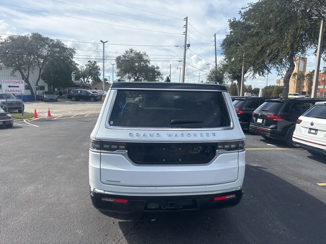 2023 Jeep Grand Wagoneer Base 5