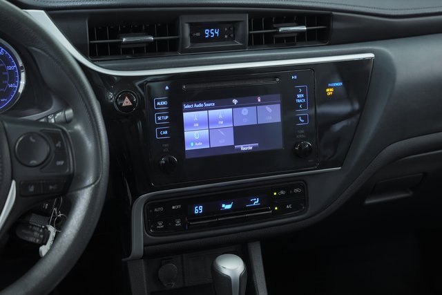 2019 Toyota Corolla XSE 13