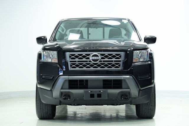 2022 Nissan Frontier SV 2