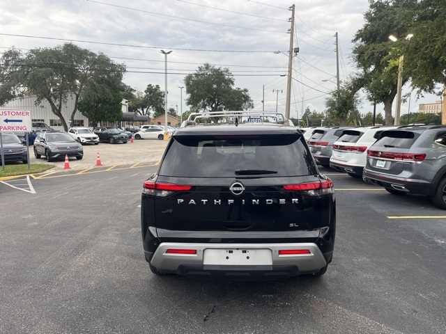 2022 Nissan Pathfinder SL 5