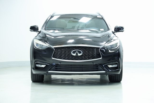 2017 INFINITI QX30 Premium 2