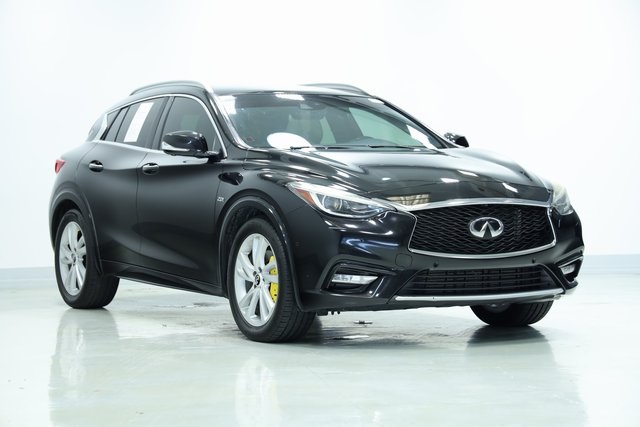 2017 INFINITI QX30 Premium 3