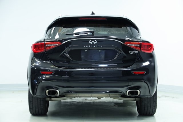 2017 INFINITI QX30 Premium 6